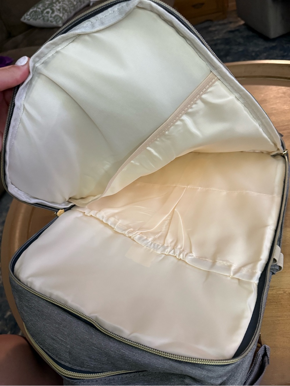 HaloVa Kids Gray Backpack with Gold Zipper Accents - Picture 4 of 5